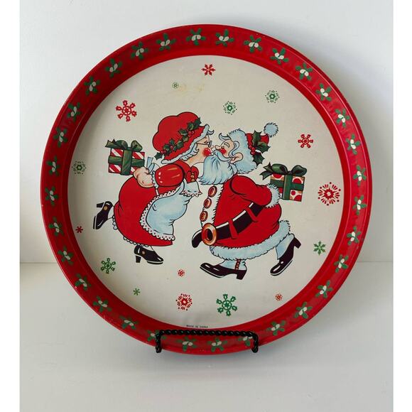 Vintage 1980 Christmas metal round Santa and Mrs Claus metal serving tray - Picture 1 of 5